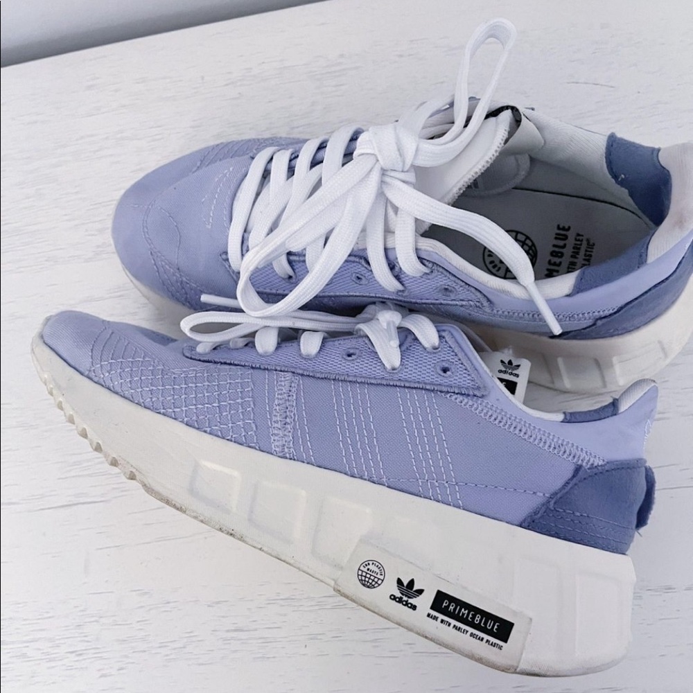 Adidas periwinkle Geodiver tennis shoes